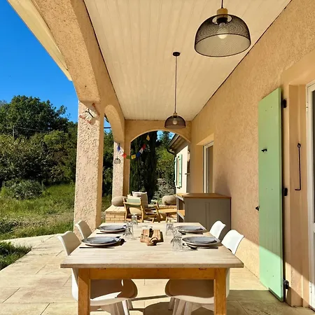 Aux Etoiles Villa *