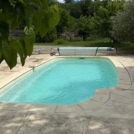 Aux Etoiles Villa *